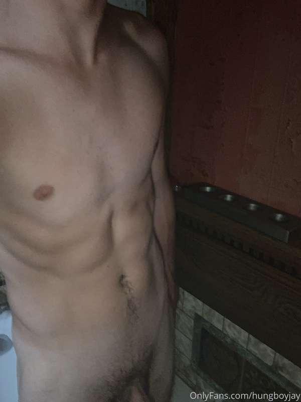 Are skinny boys always hung?