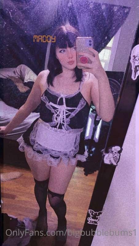 Naughty maid bundle 
14 nsfw pics & 3 dildo riding vids in t..
