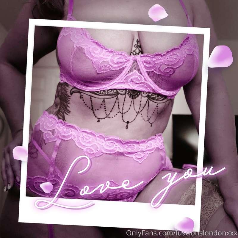 I love my fans so much!!! 💕 Happy Valentine’s Week! Spoil me..