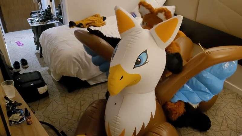 secret fursuiter Gryphon poke 2