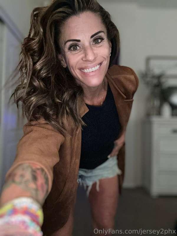 Little night time shots after our date night! 🥰