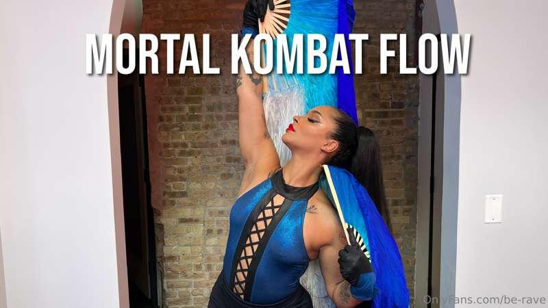 Mortal Kombat Kitana cosplay performance!!💙🦋