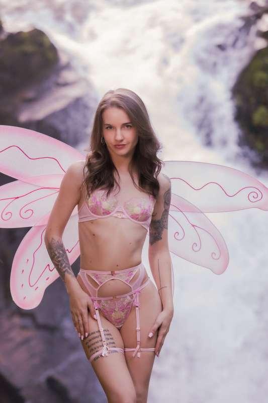 Making fairy magic all week 🧚🏻‍♀️✨Onlyfans.com/sagexo