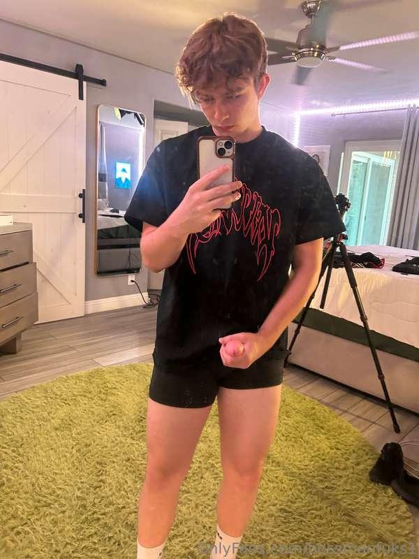 Sent something hot in the messages 😋