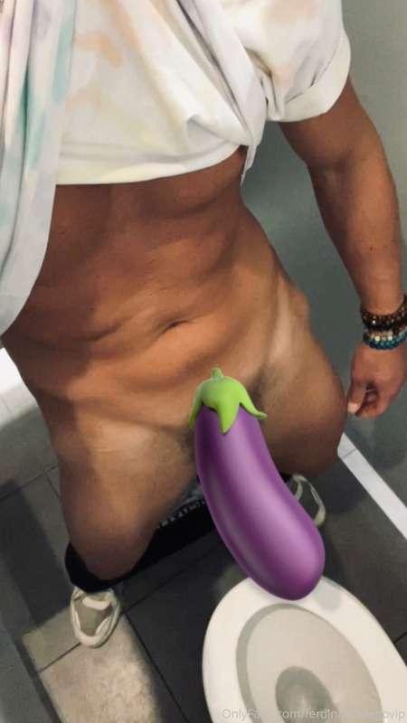 Ready for this video I made at the airport 😏🍆?