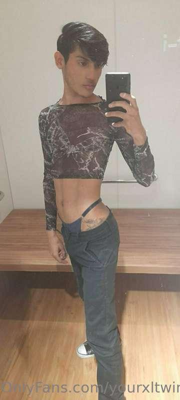 I get so horny in public especially when trying on outfits I..