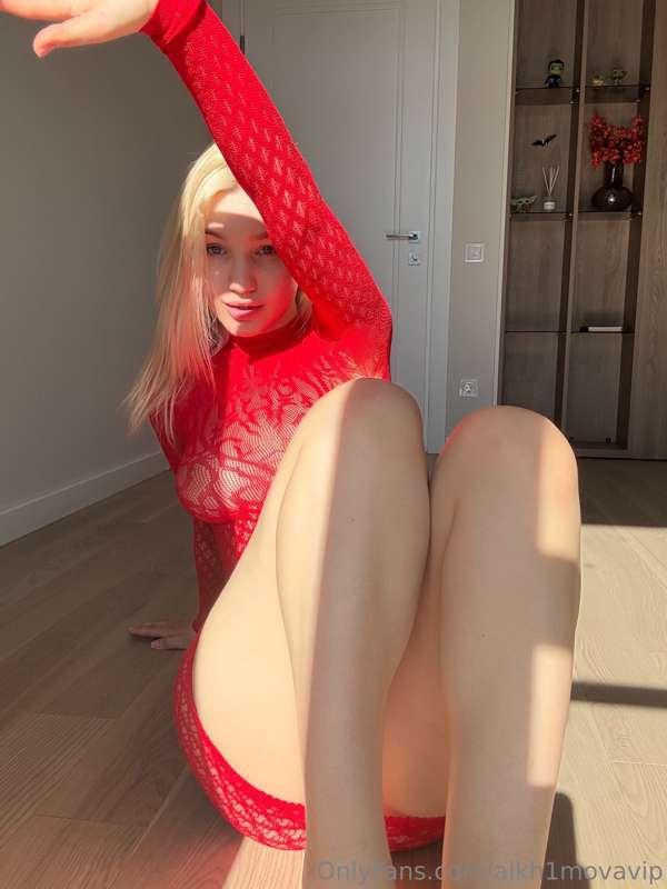 Oops, I thought I'd delight you with another angle! 😏A lot o..