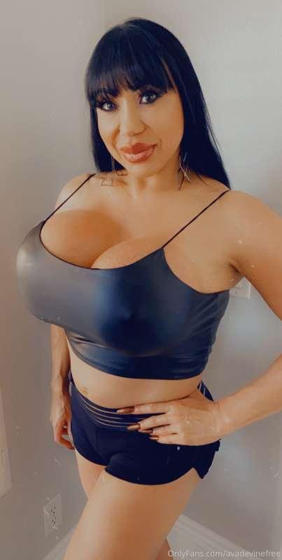 Cum Watch Me Unleash My Melons🌕🌕 For Your Next Ball Milking...