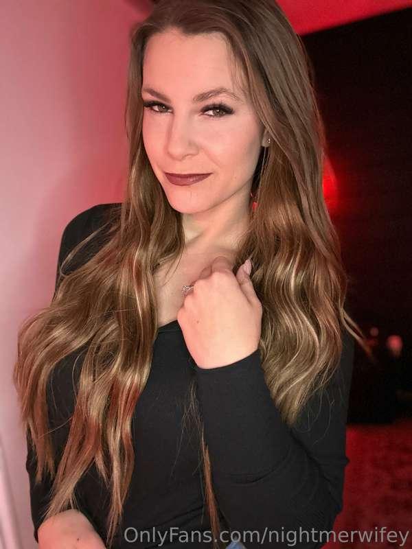 Watch me switch gears from Mommy Mode to Milf Mode stripping..