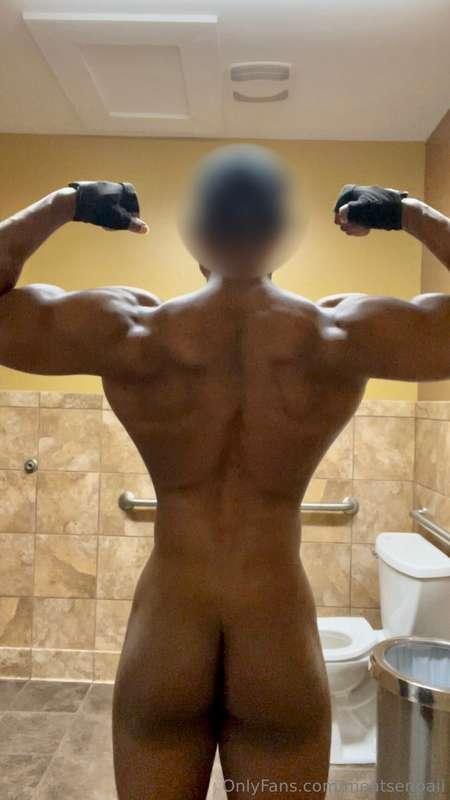 Post Back Workout Flex 💪🏾   How we looking? 🤔