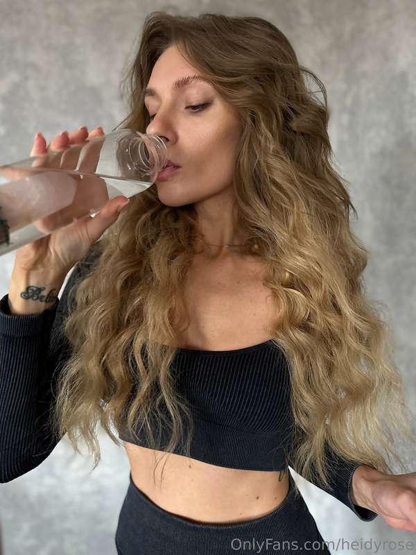 Hydration balance is incredibly important for our bodies 🩷 D..