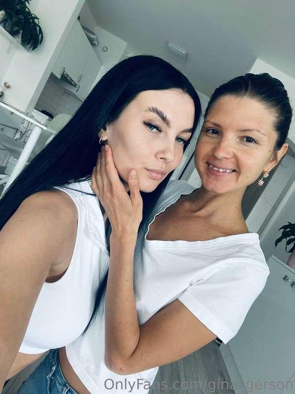 We are full of oil with @kittysimonn ❤️wanna see video?)😜🎰