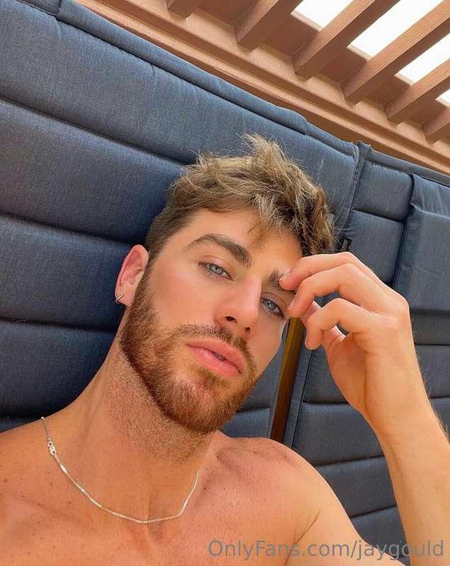 Sit on my face? 👀