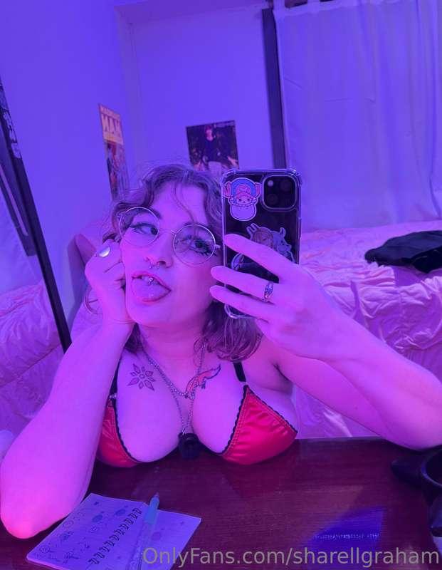 i'm bored. tell me what I should do to entertain myself? 😏😈