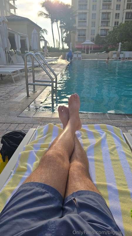 Soaking up the rays in the last few days of summer 😎