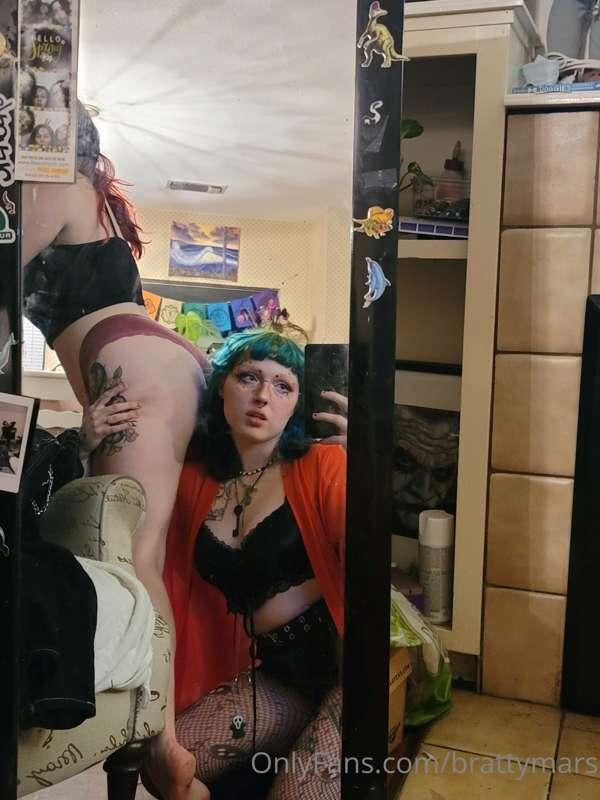 Hope everyone's new year was slutty and nice