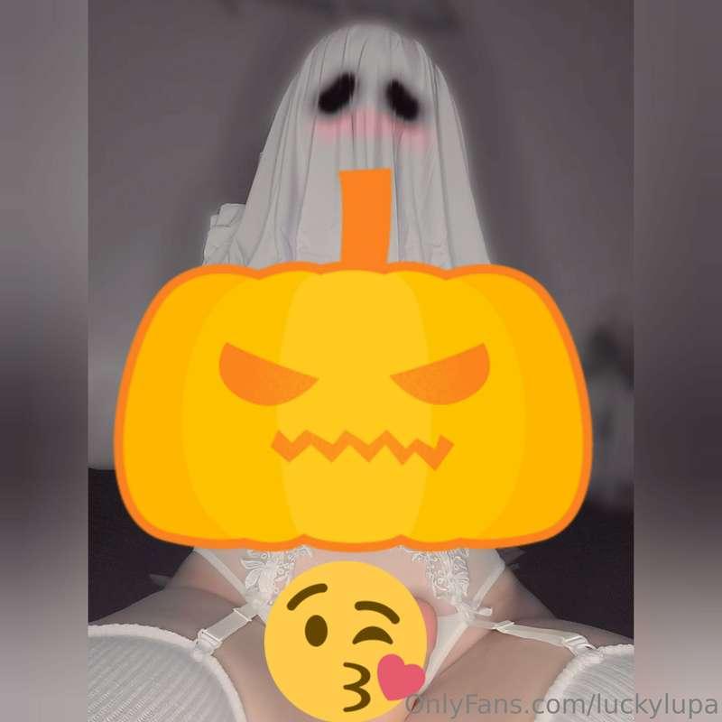 Would you fuck a ghost? 👀👻 Happy Halloween!! A little late, ..