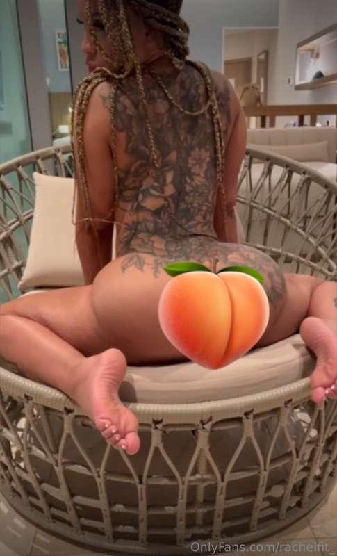 📢📢 NEW VIDEO ALERT!! 📢📢Did I Just Spread That Wide? 😇🍑📸Hips ..