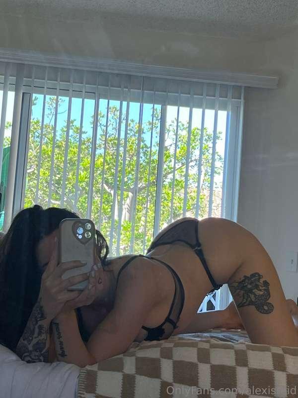 Bet you’re staring a little too long at this view 👀