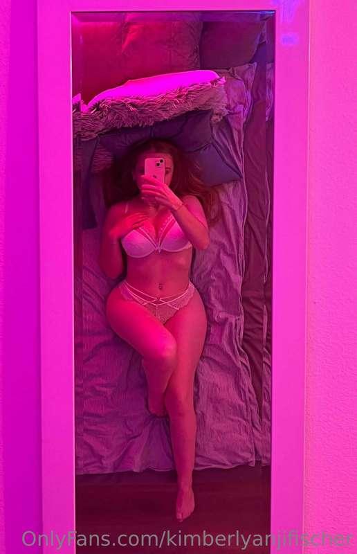 I think the mirror above my bed isn't just good for a photo ..