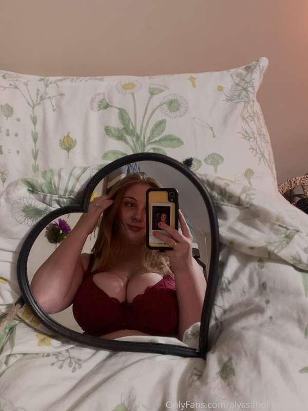 feeling so full (of love) today 🤎🍖🥧