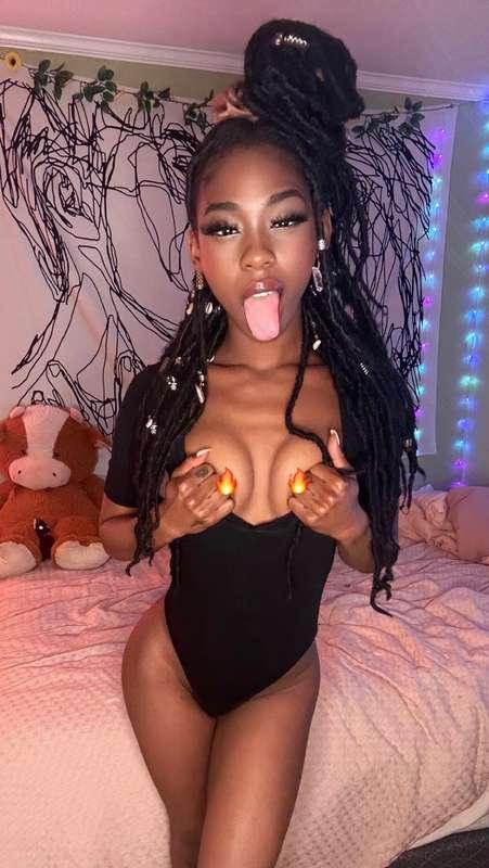 wait, in my mouth or on my tits? 🫦🍒🥵
***tip $25 and ill send..