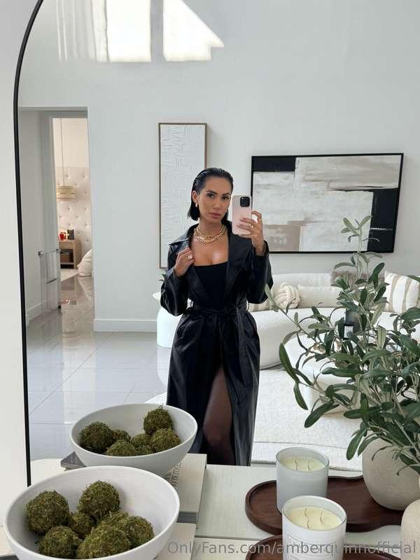 amberquinnofficial image #0