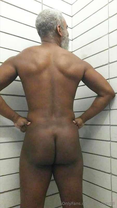 Happy Hump Day!#musculardaddy #gay #gaycruising #gaybeard #b..