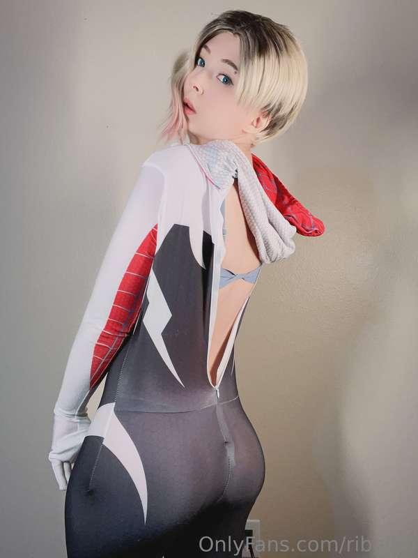 Can you help me take this off? 💕