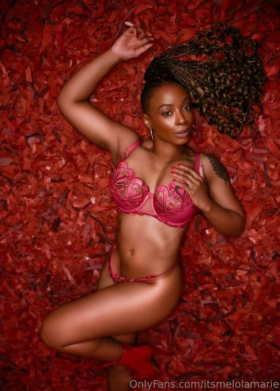 I’m laying here ready for my valentines gift 💦 