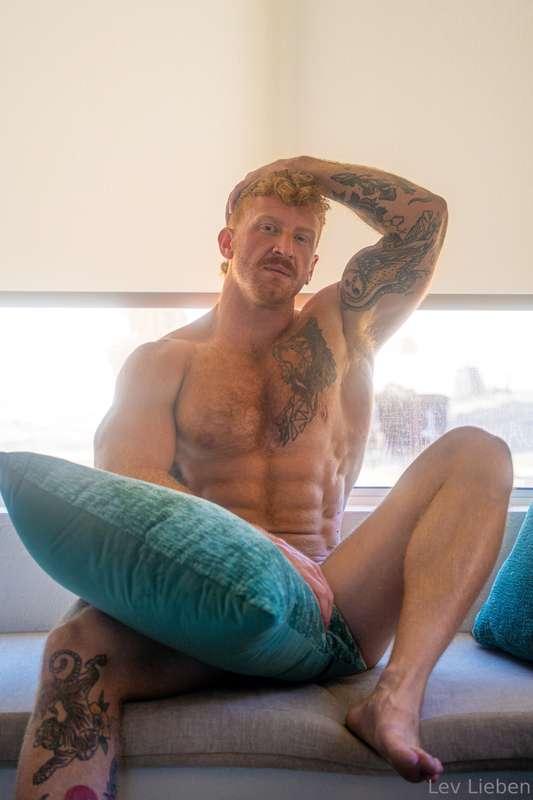 Good morning, i've got something for you 😏