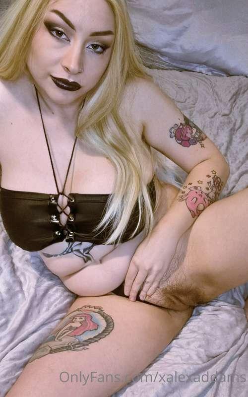 like if my pussy is lickable 👅 oh and check your dms😇