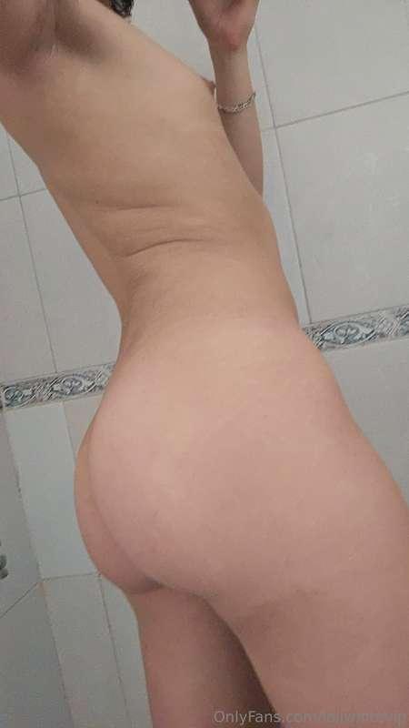 my peach 🍑 in need of your cream💦 