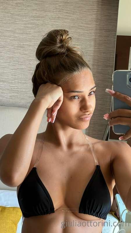 Ti piace così o credi sia un po’ piccolino?🤭🍒💕