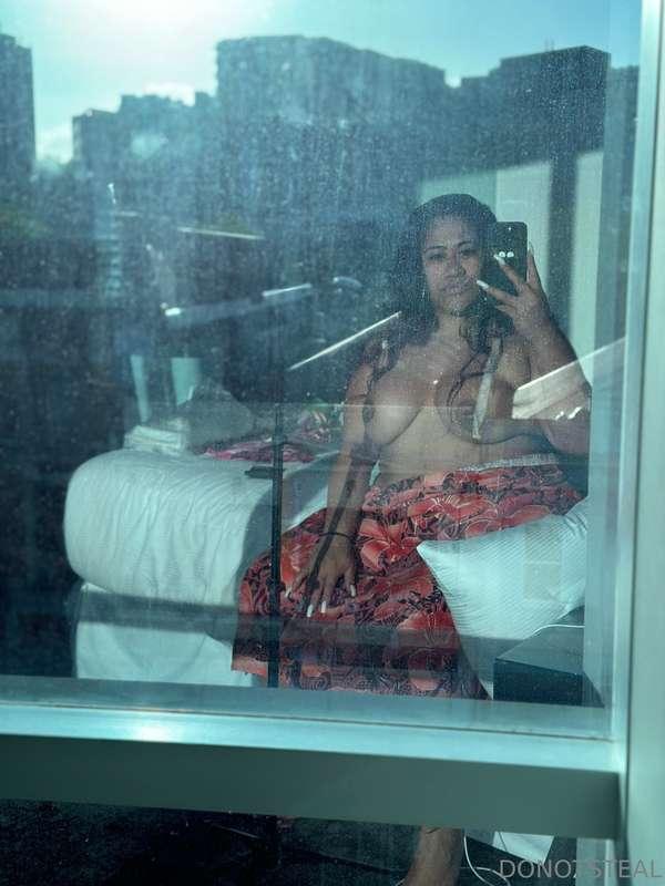 Imagine you lookin thru the window & you see me😈🥰