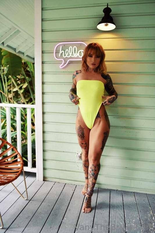 Signed posters are available again !! <3 
I can also write y..