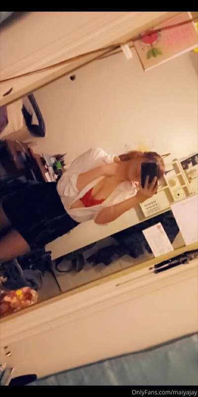 I feel like a naughty teacher lmao
Message me for the dirtie..