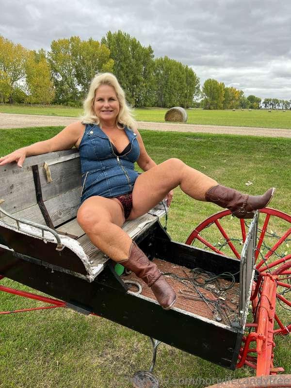 Good Morning…one more from the ranch💋💋💋Candy