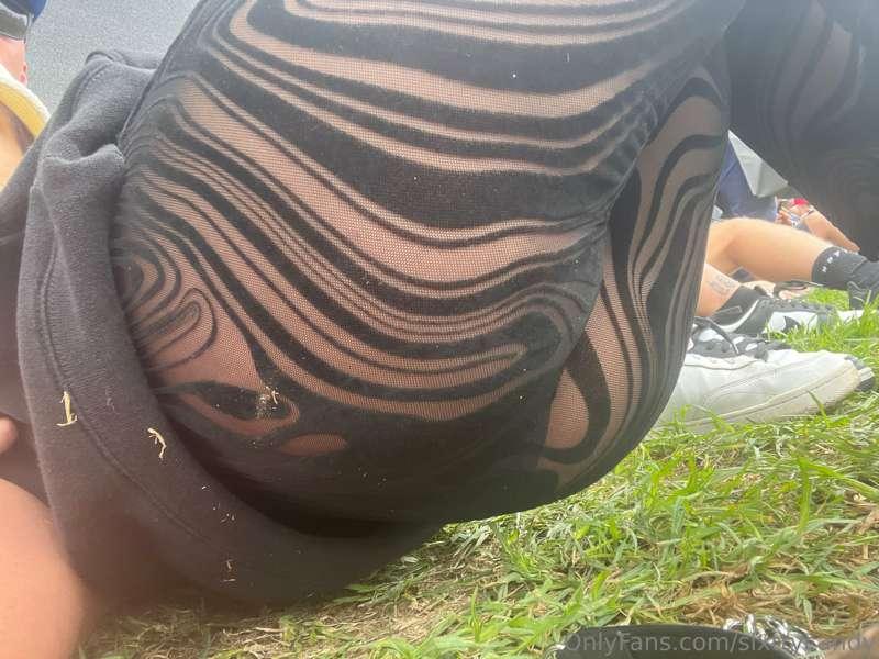 who wants to see the full outfit ?