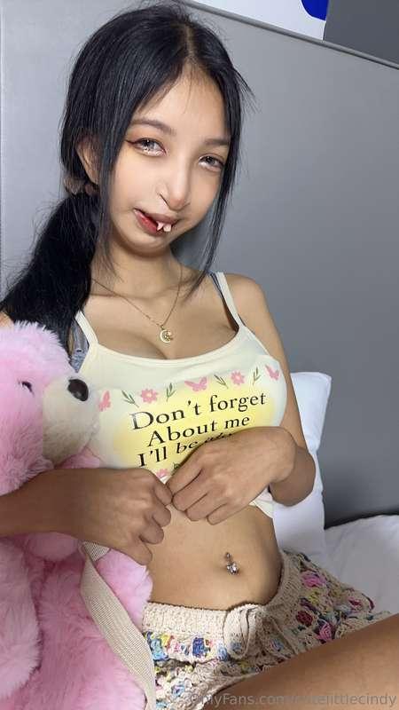 Feeling extra sexy today… thought I’d let a little skin brea..