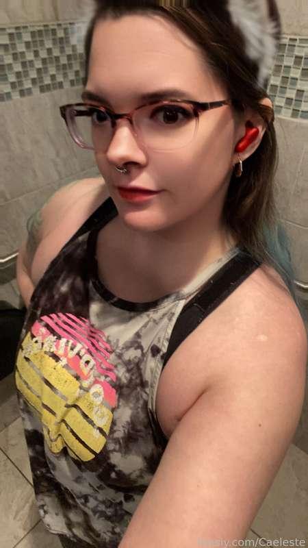 Workout time! #selfies #hucow #lactation #lactating #hugetits #naturaltits #workout 
