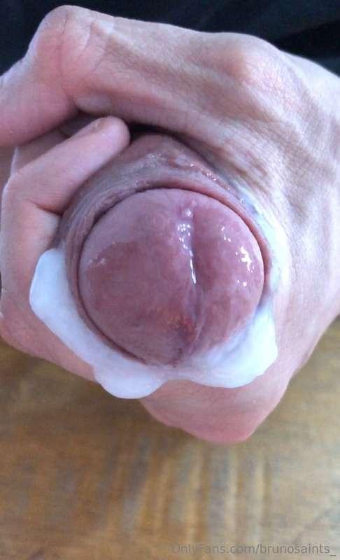 Some lefties. My hard cock covered in cum. 🤤

Thanks for you..