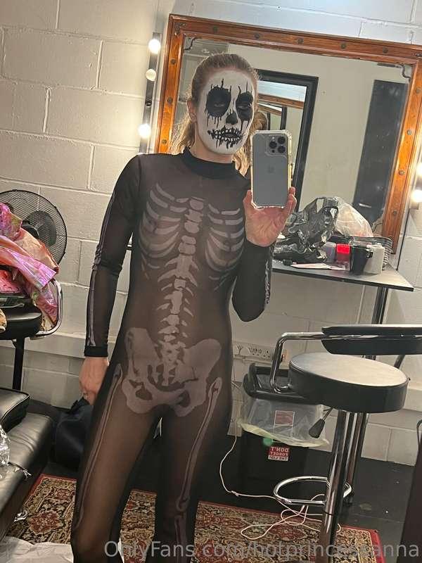 Voila! Hallowe’en porn 👻 😝. It’s totally see through. And I ..
