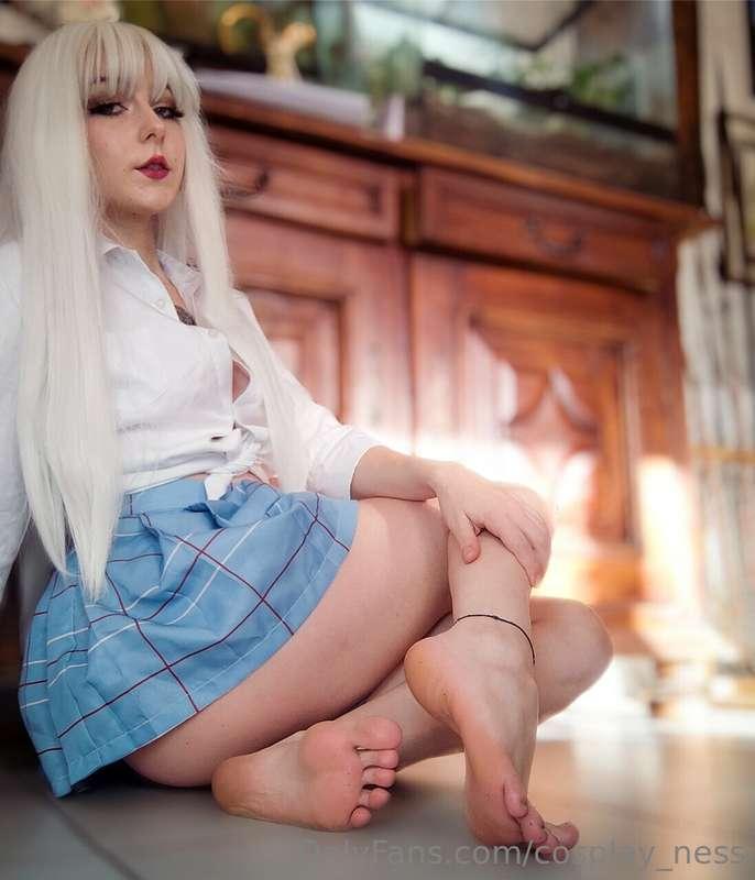 i want a feet massage so bad rn 
//
j'aimerais tellement ..