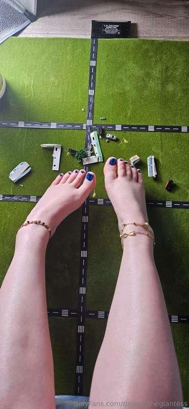 dawnofthegiantess image #1
