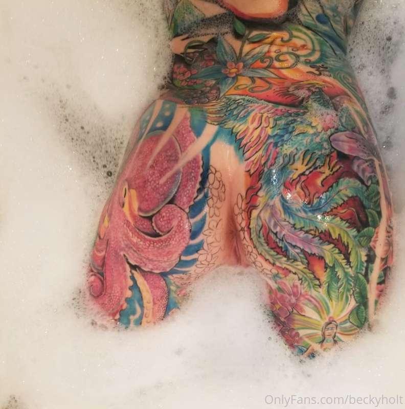 Bubble butt.... wana help wash me clean