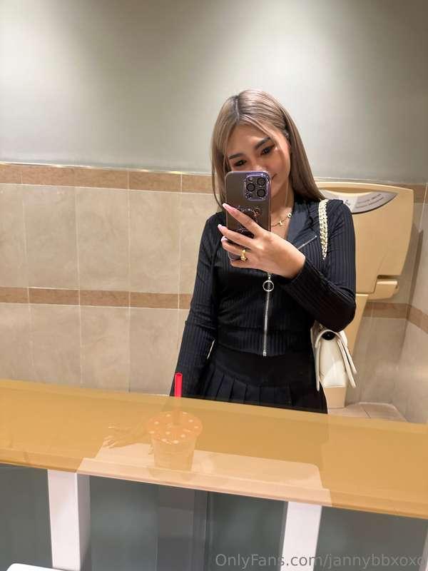 Random mirror selfies for you daddy! Good morning😘