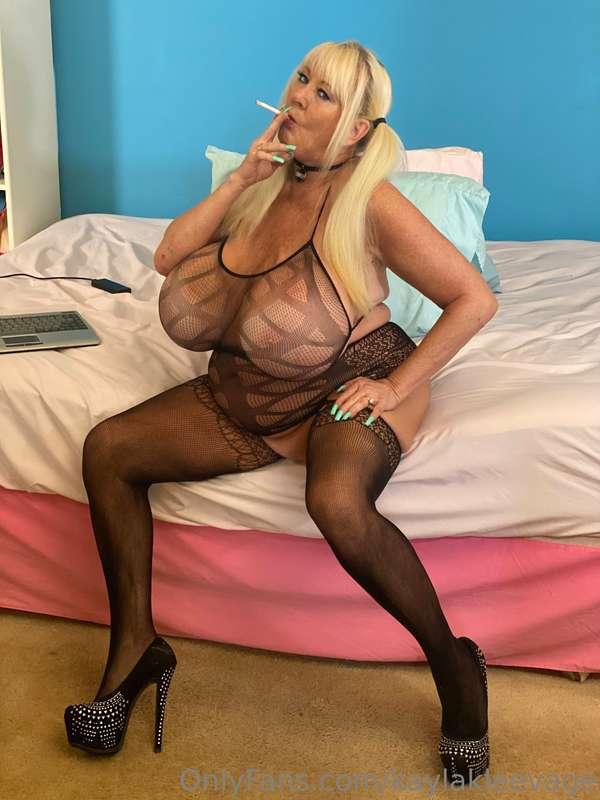 kaylakleevage image #0