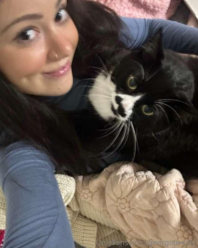 my bff needs surgery 🥺 any help at all to cover vet bills wo..