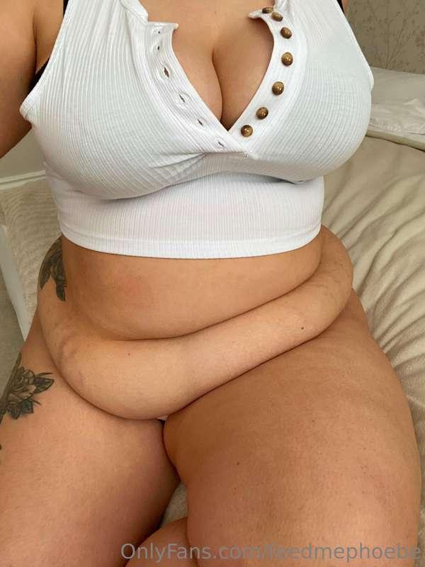 feedmephoebe image #1